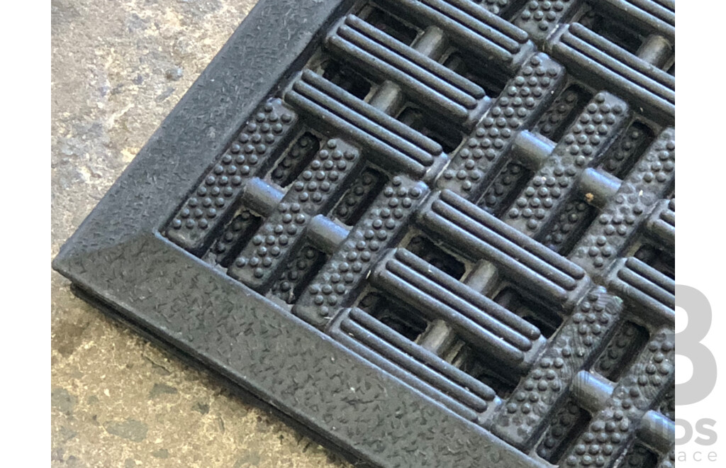 Anti Fatigue Rubber Floor Mats - Lot of Five