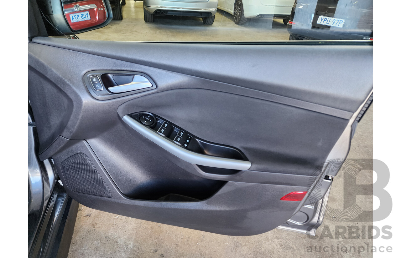 11/2015 Ford Focus Sport LZ 5d Hatchback Grey 1.5L