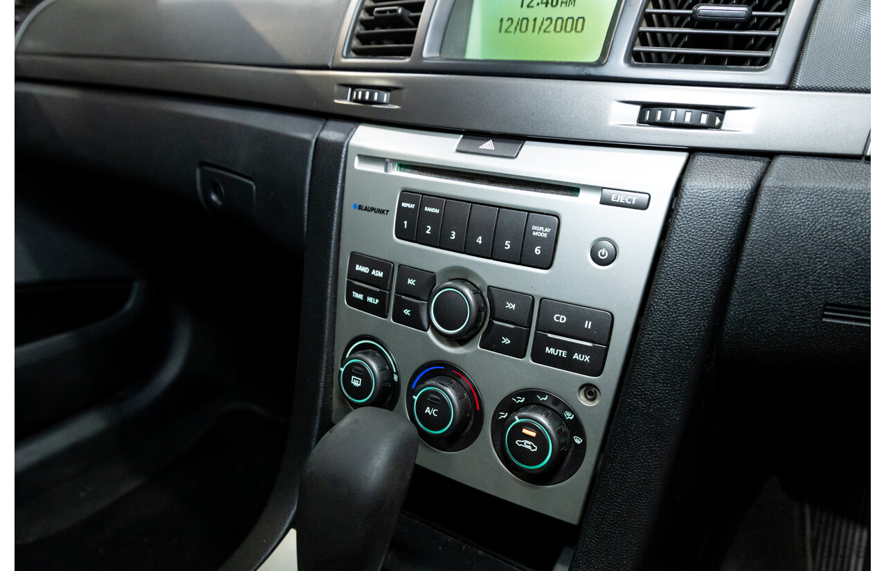 9/2009 Holden Commodore Omega VE MY10 4d Sedan Voodoo Blue Metallic V6 3.0L