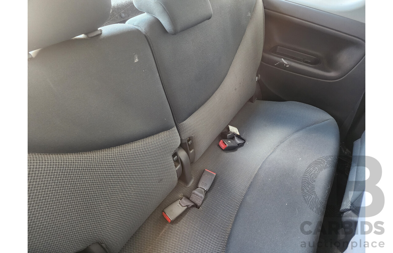 7/2004 Toyota Echo  NCP10R 3d Hatchback White 1.3L