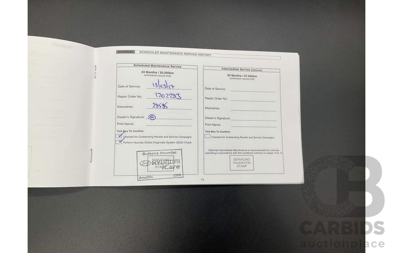 2/2015 Hyundai i30 SE GD MY14 5d Hatchback Creamy White 1.8L