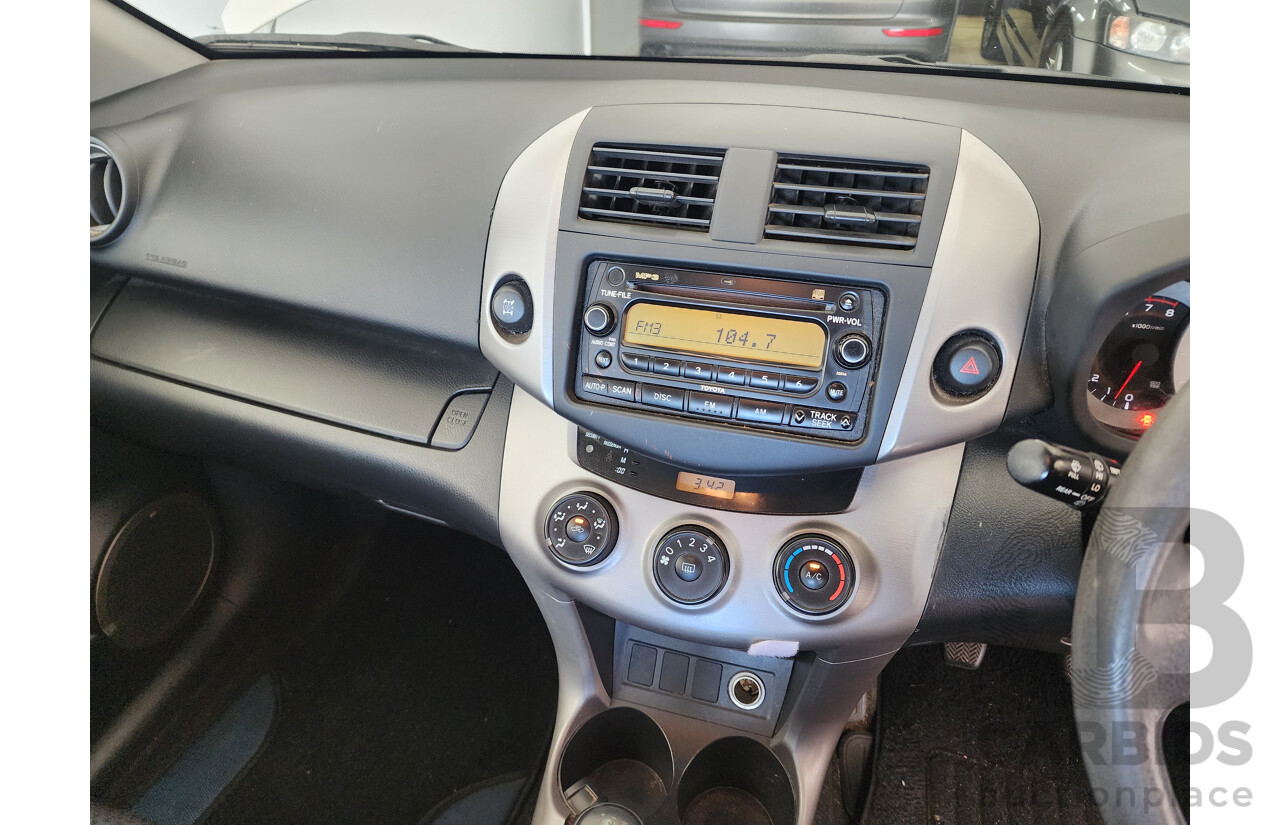 9/2006 Toyota Rav4 CV (4x4) ACA33R 4d Wagon White 2.4L