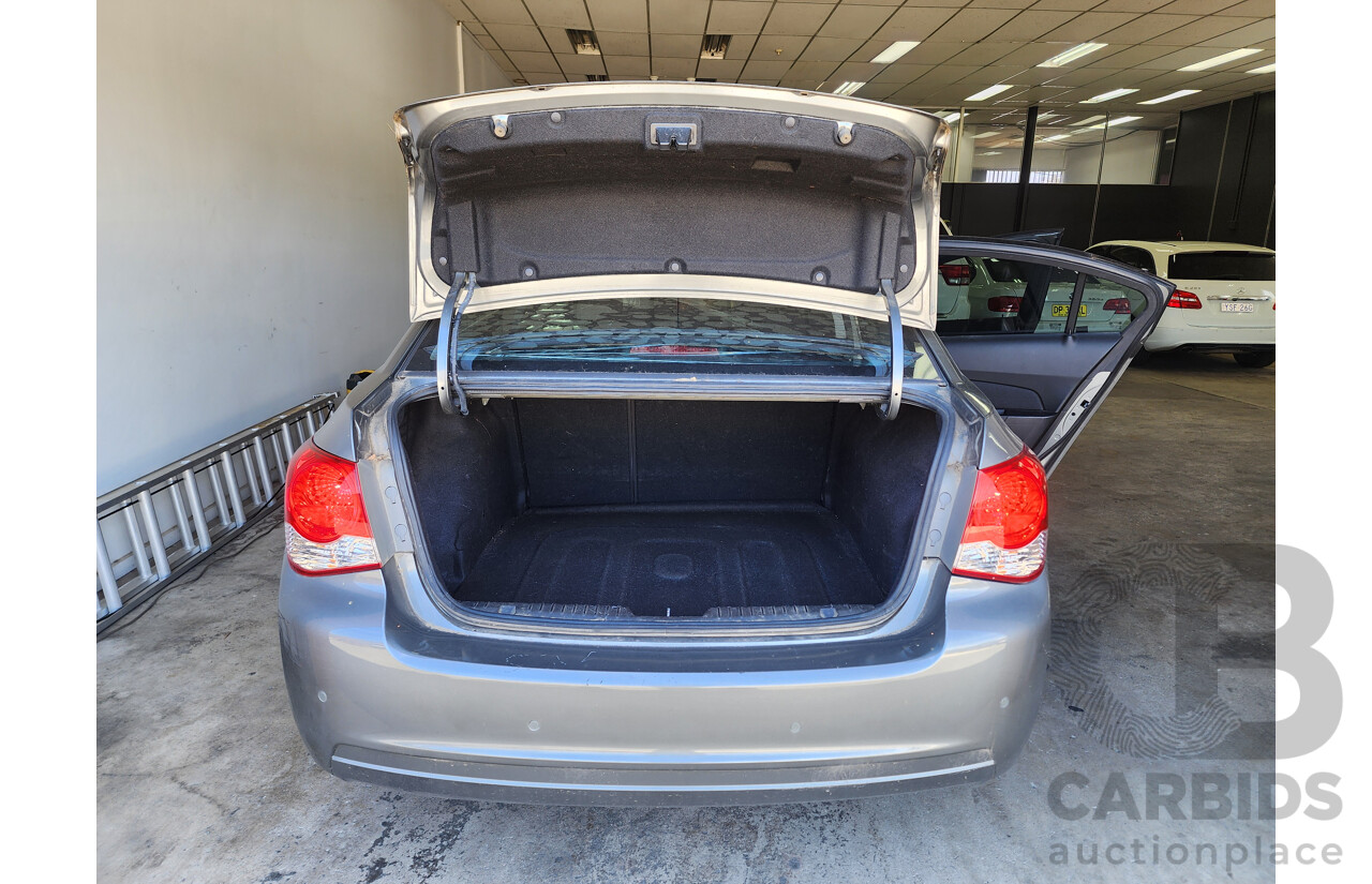 11/2012 Holden Cruze CD Equipe JH MY13 4d Sedan Grey 1.8L