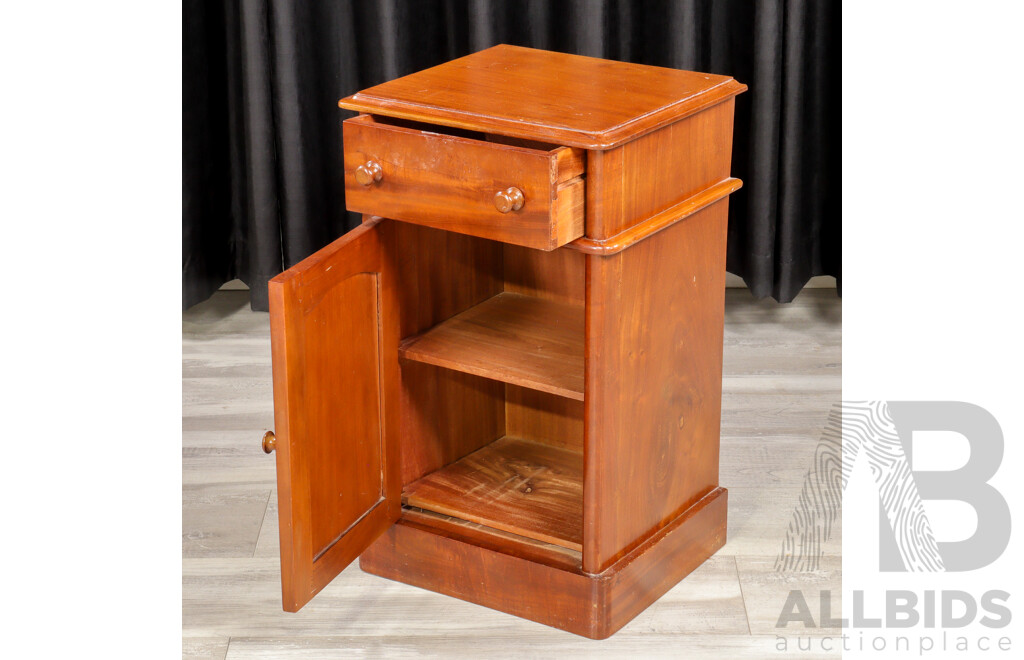 Mahogany Single Door Bedside with Drawer