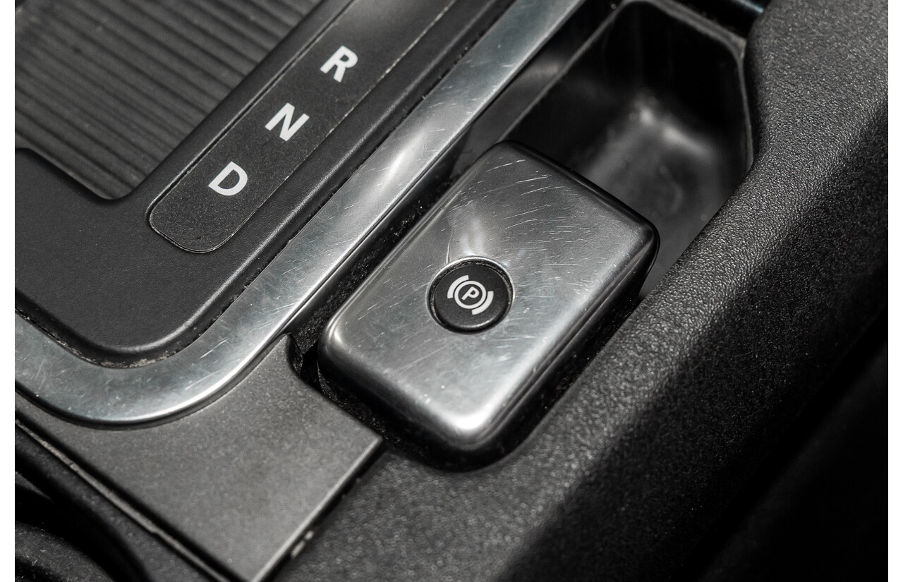 5/2012 Land Rover Discovery 4 3.0 SDV6 HSE MY12 4d Wagon Fuji White Turbo Diesel V6 3.0L - 7 Seater