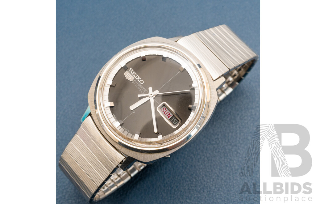 Seiko 5 Automatic 21 Jewels Vintage Watch, Silver/grey with Original Presentation Box