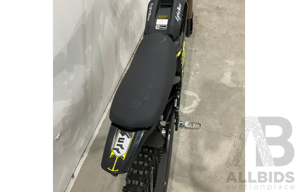 2025 Surron Light Bee X Electric Dirt Bike ( Black & Yellow )