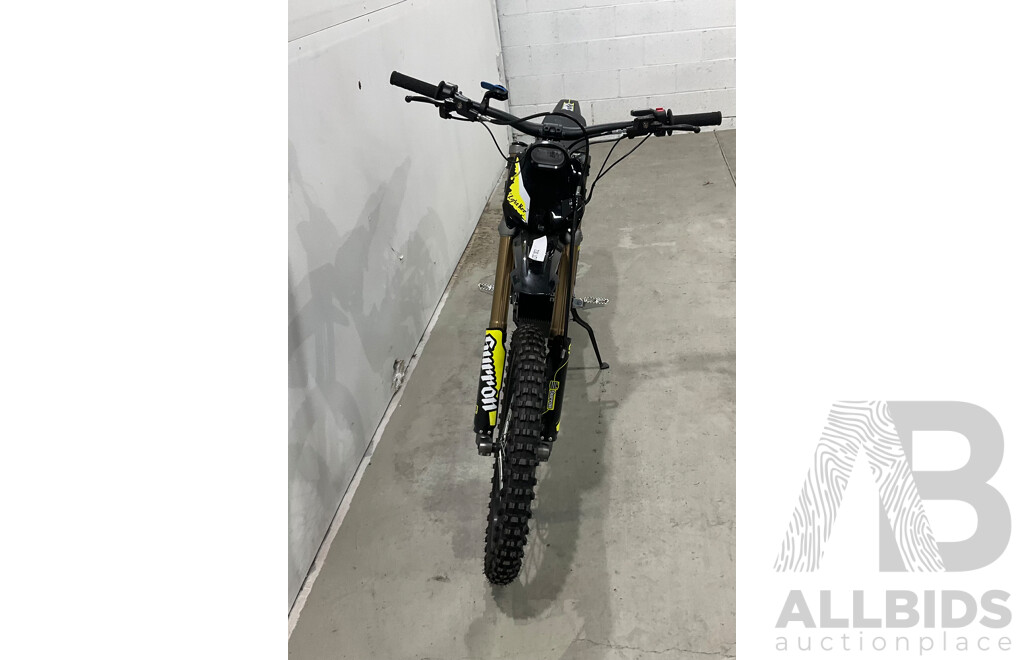 2025 Surron Light Bee X Electric Dirt Bike ( Black & Yellow )