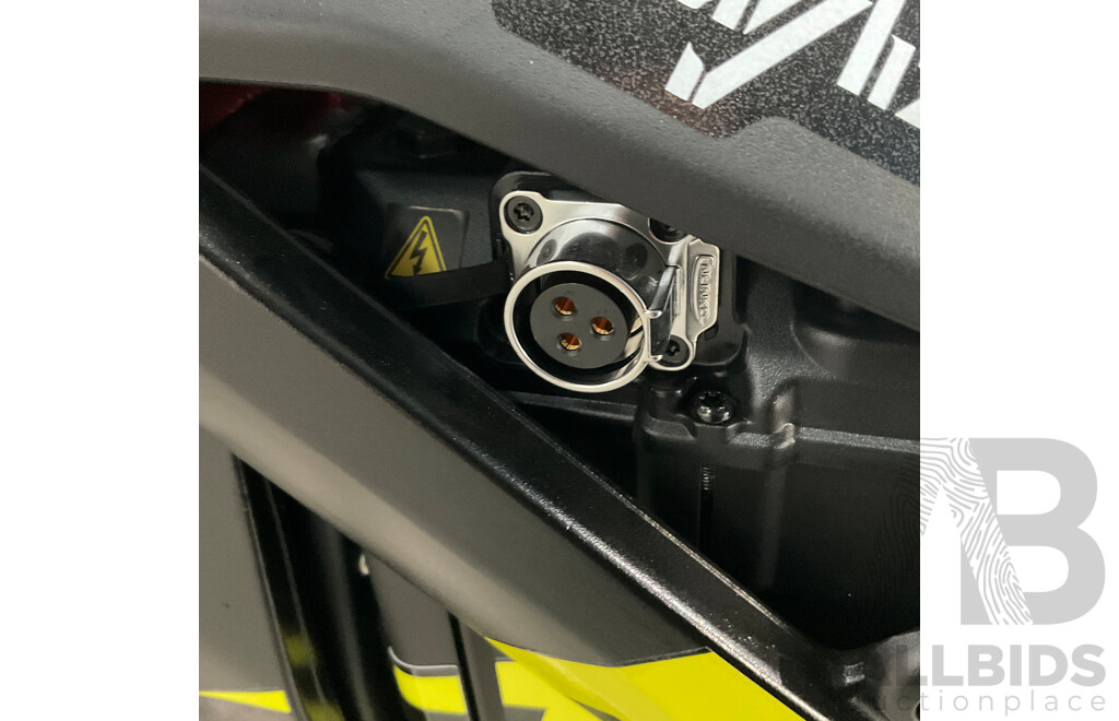 2025 Surron Light Bee X Electric Dirt Bike ( Black & Yellow )