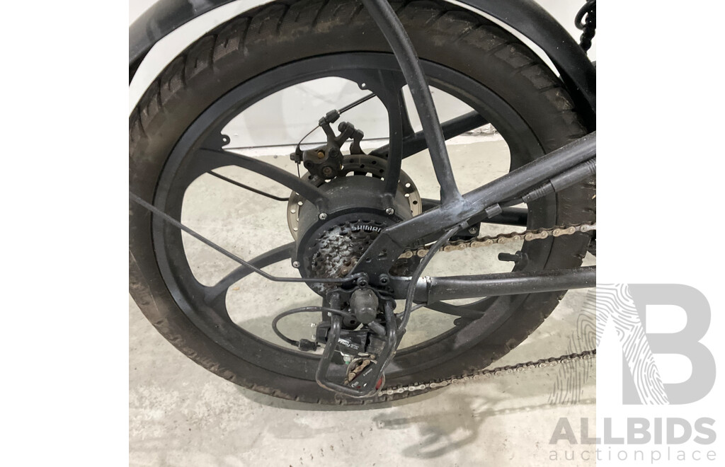 Black Foldable E-bike