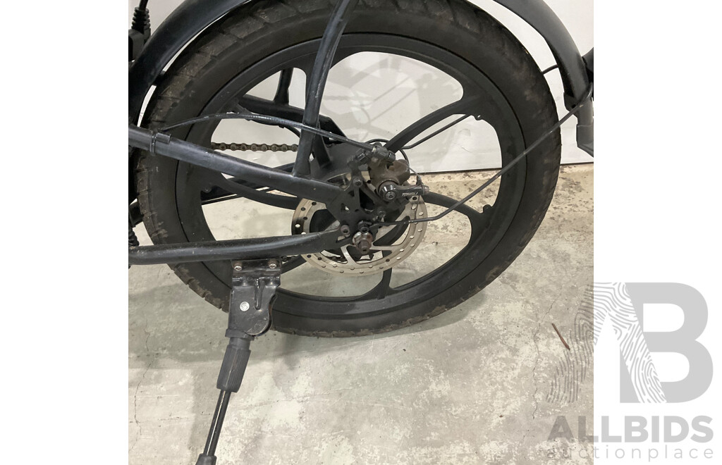 Black Foldable E-bike