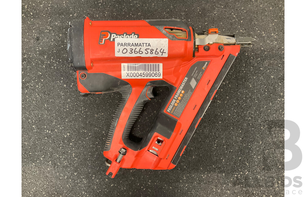 PASLODE Impulse Gas Framing Nailer (B20580) and Battery - Lot of 2