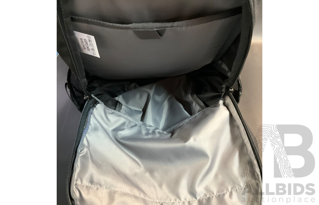 OAKLEY Carry Bag & the North Face Backpack