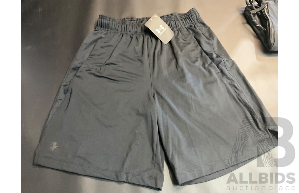Men's Clothing - UNDER ARMOUR Shorts Size S, NIKE Drawstring Bag and JORDAN Club Cap - Lot of 3