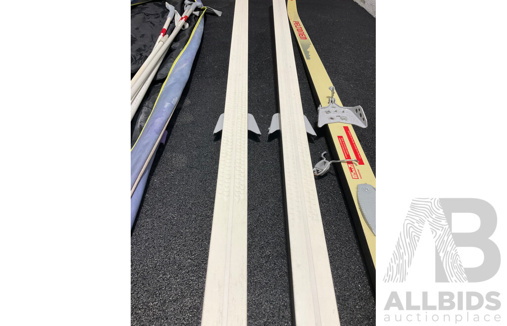 Vintage PELTONEN Comet Cross-country Skis, Poles and Boots and SALOMON Ski Bag