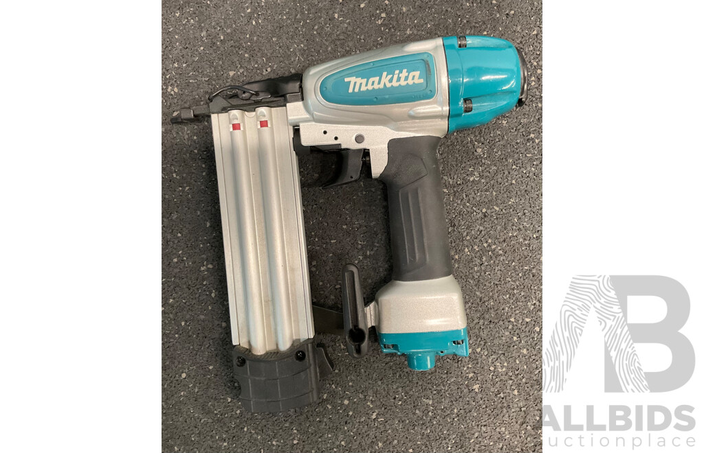 MAKITA Pneumatic 18Ga Brad Nailer (AF506)