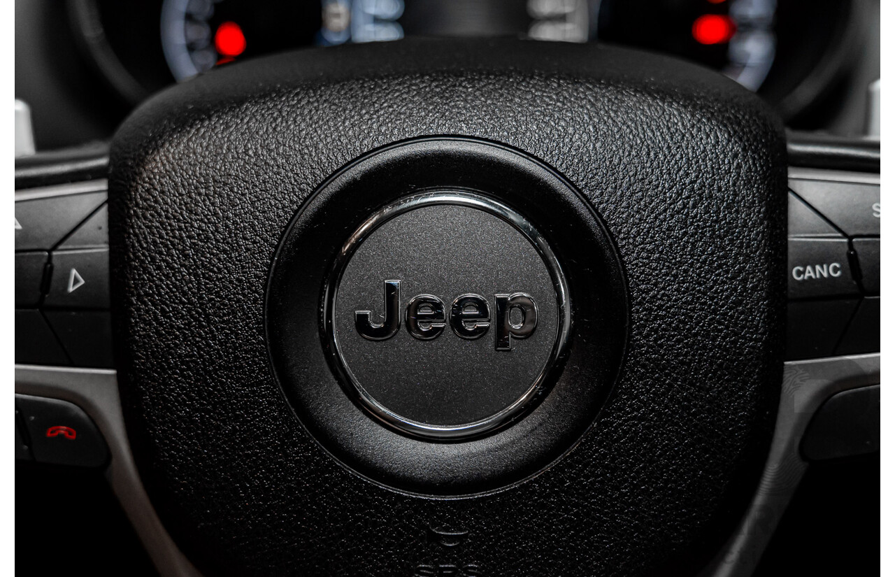 05/2017 Jeep Grand Cherokee 75th Anniversary (4x4) WK MY16 4d Wagon Bright White V6 3.6L