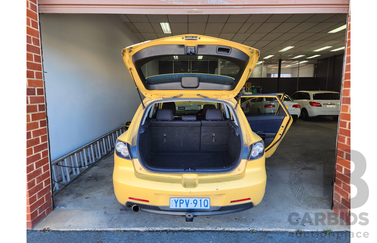 11/2004 Mazda Mazda3 SP23 BK 5d Hatchback Yellow 2.3L