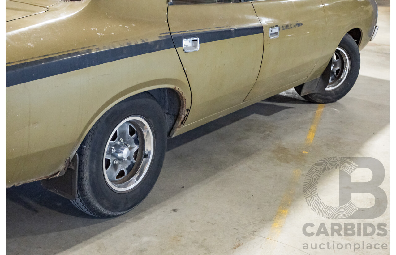 11/1972 Chrysler VH Valiant Pacer 4d Sedan Citron Gold Metallic Hemi 265ci 4.3L