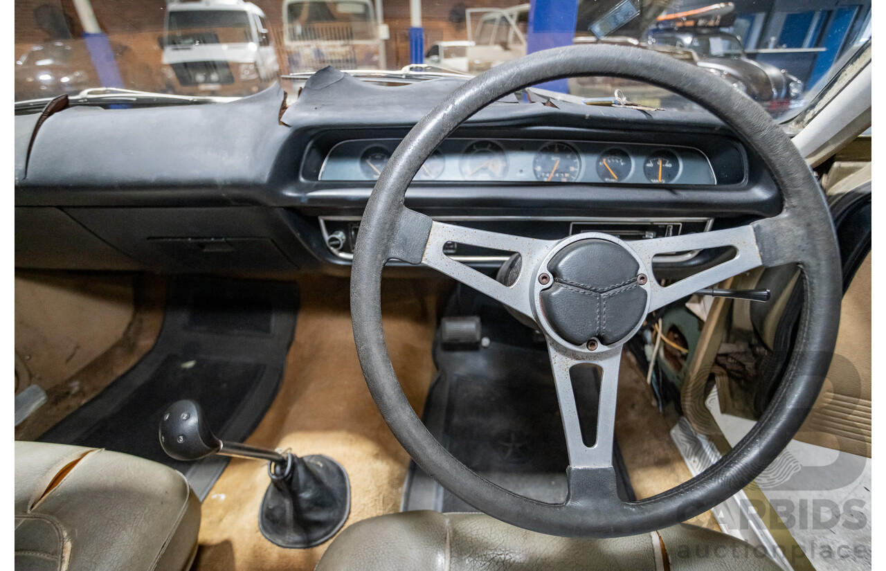 11/1972 Chrysler VH Valiant Pacer 4d Sedan Citron Gold Metallic Hemi 265ci 4.3L