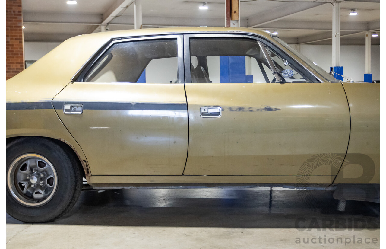 11/1972 Chrysler VH Valiant Pacer 4d Sedan Citron Gold Metallic Hemi 265ci 4.3L