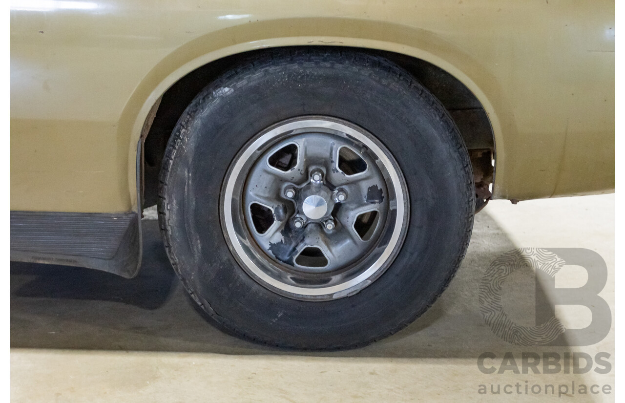 11/1972 Chrysler VH Valiant Pacer 4d Sedan Citron Gold Metallic Hemi 265ci 4.3L