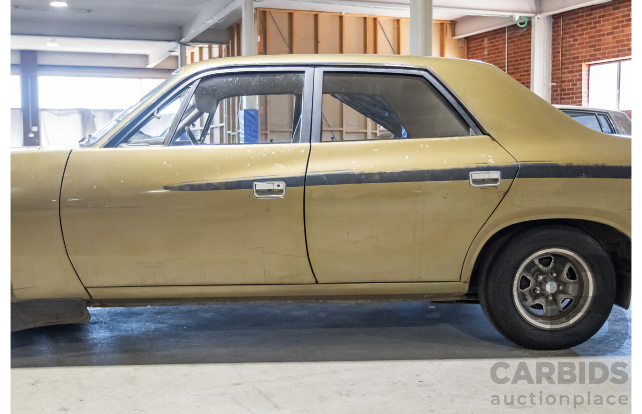 11/1972 Chrysler VH Valiant Pacer 4d Sedan Citron Gold Metallic Hemi 265ci 4.3L
