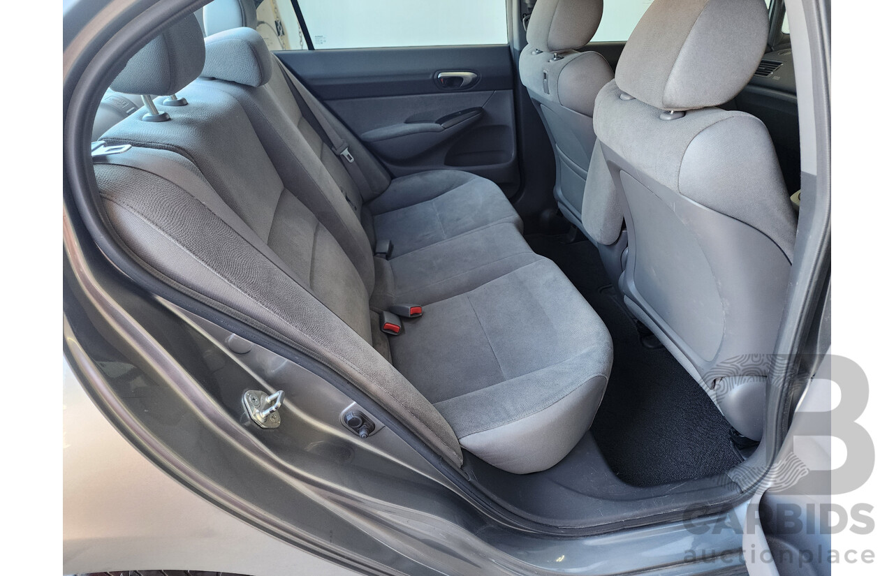 2/2006 Honda Civic VTi 40 4d Sedan Grey 1.8L