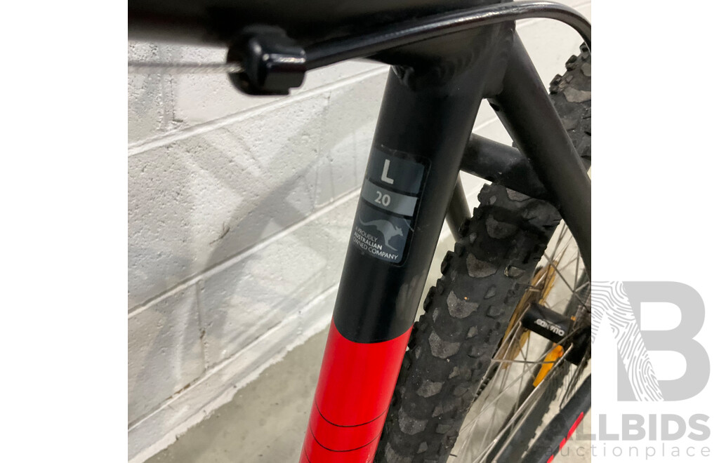 Radius Targa 30 Mountain Bike - Size L - Red