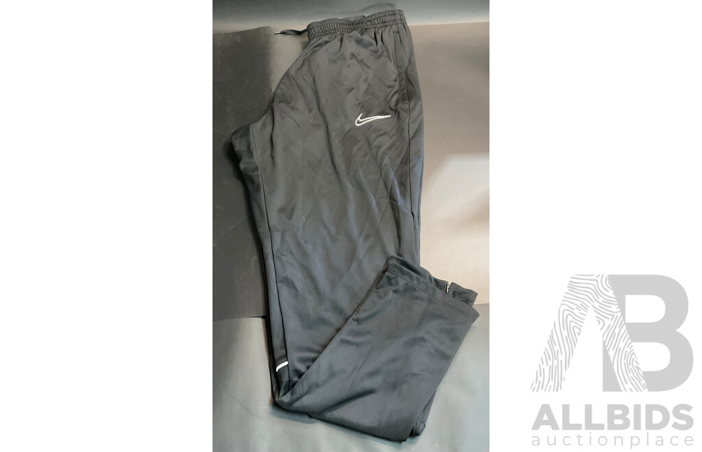 Nike Men's Long Sleeve & Pants - Sizes M & L - Lot of 6