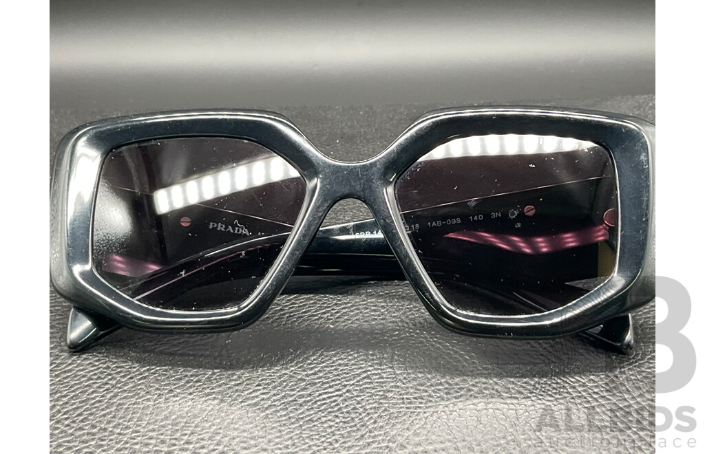 Symbole Oversize Frame (SPR14Z) Sunglasses Branded PRADA