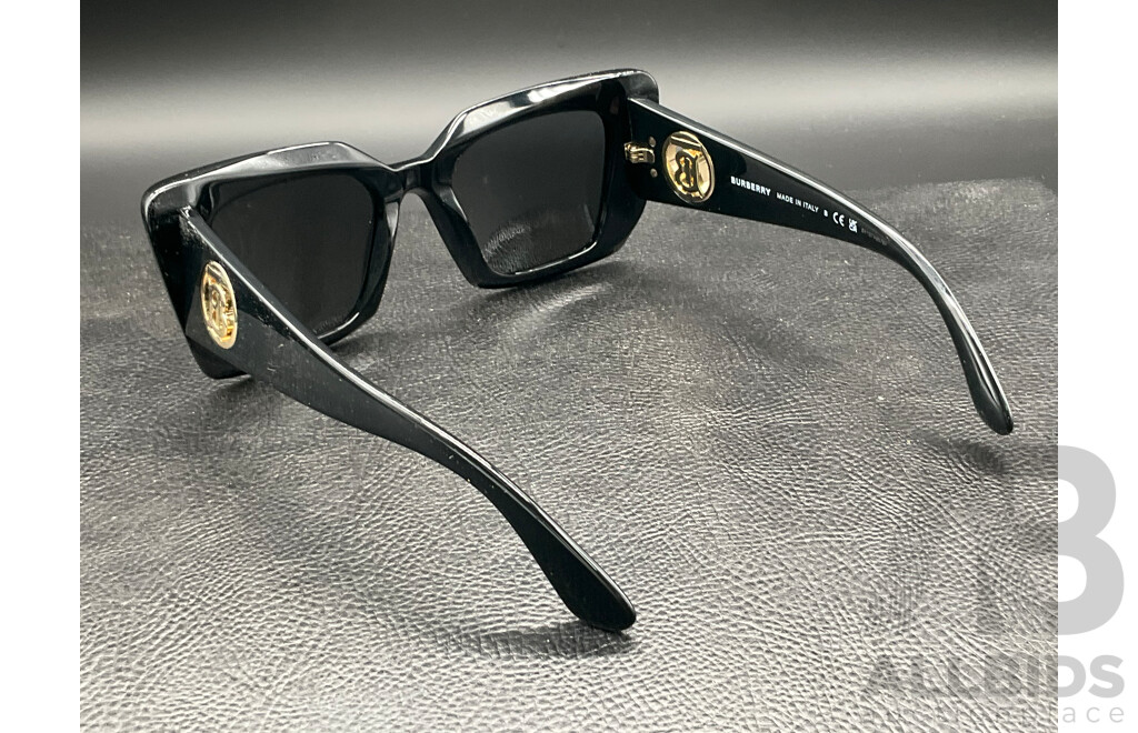 Daisy (B4344) in Black Acetate with Dark Grey Lenses Sunglasses Branded BURBERRY