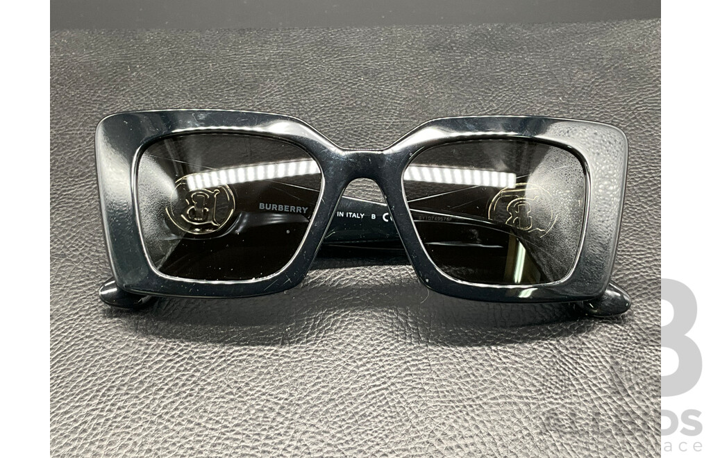 Daisy (B4344) in Black Acetate with Dark Grey Lenses Sunglasses Branded BURBERRY