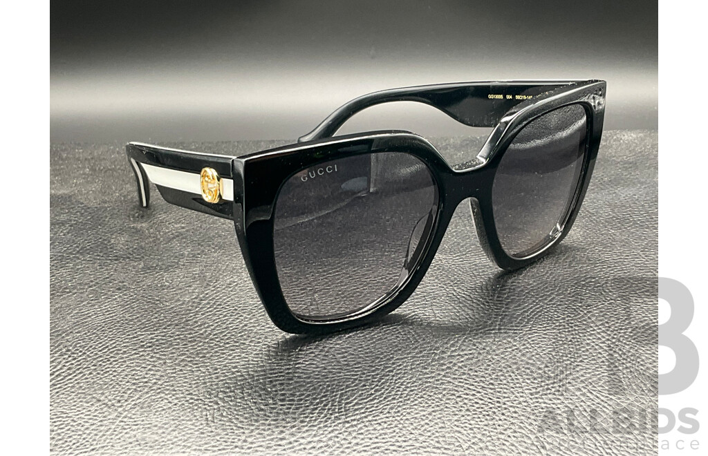Square Frame (GG1300S) Sunglasses Branded GUCCI