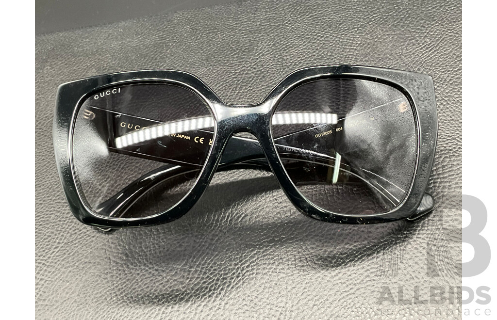 Square Frame (GG1300S) Sunglasses Branded GUCCI