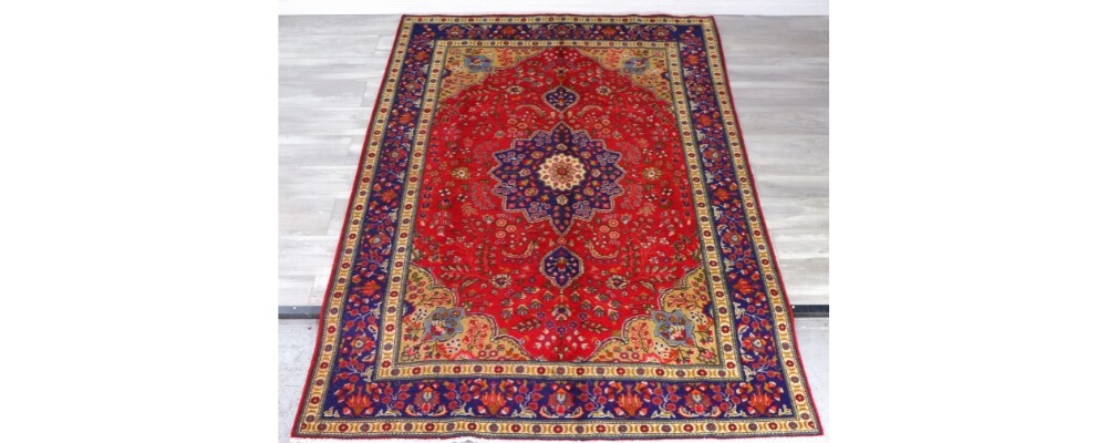 Winter Rug Auction